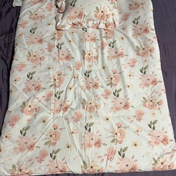 Child's 2 Piece Floral Blanket & Pillow Set Throw Bedding 32.5" x 42" LIKE NEW - Picture 5 of 15